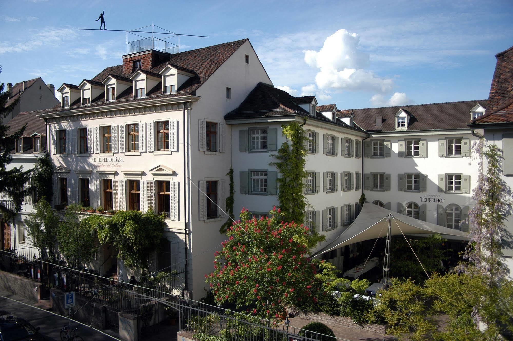 Gast - Und Kulturhaus Der Teufelhof Basel Hotel Exterior foto